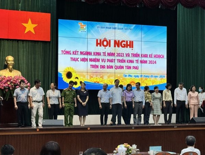 Linh San - Tham gia Hội nghị tổng kết ngành kinh tế 2023 tại UBND Quận Tân Phú